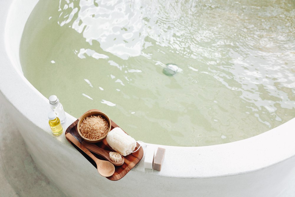 حمام نمک اپسوم + تاثیرات عالی آن بر سلامت بدن و زیبایی