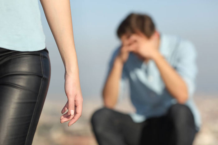 ۱۴ ویژگی شخصیتی که باعث نابودی رابطه عاطفی می شود